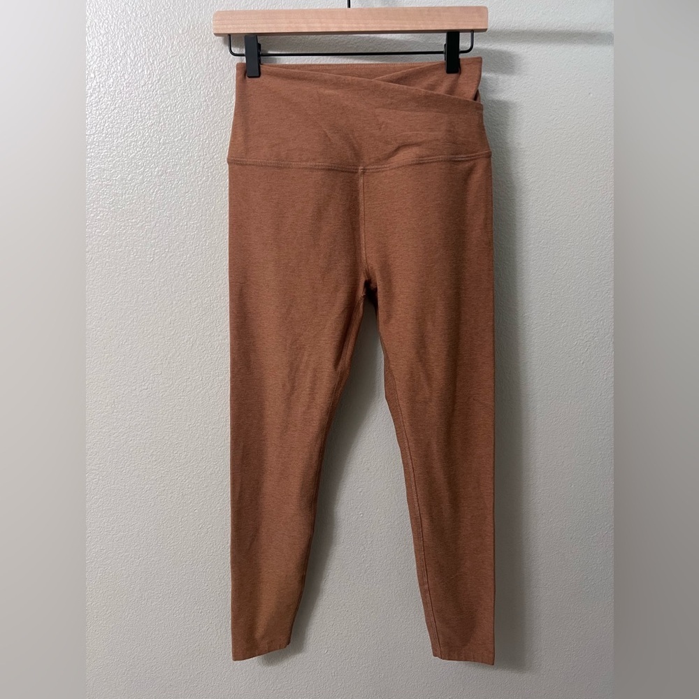 Beyond Yoga Spacedye At Your Leisure High Waisted Midi Legging in Toffee Large - Picture 5 of 12